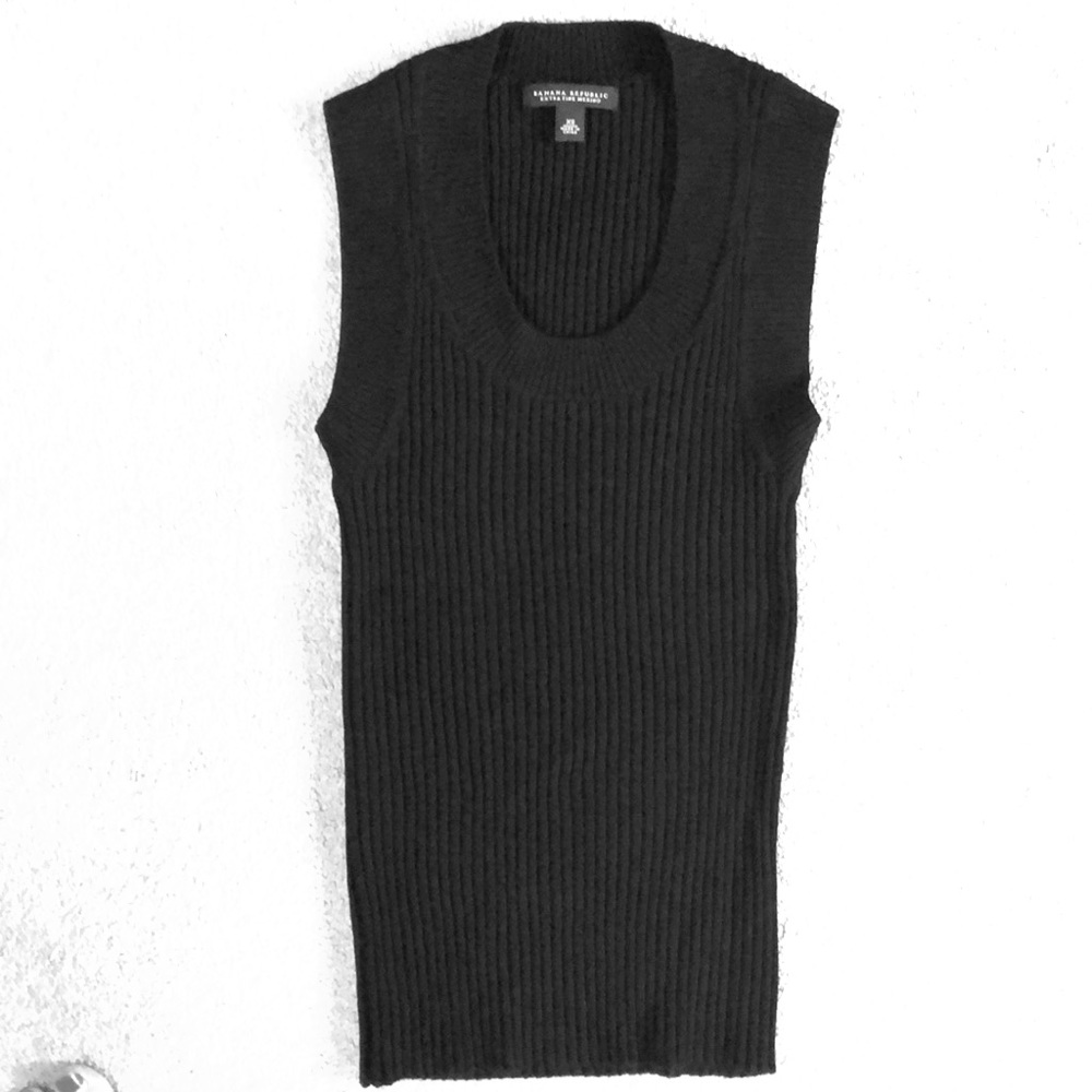 Banana Republic sleeveless sweater